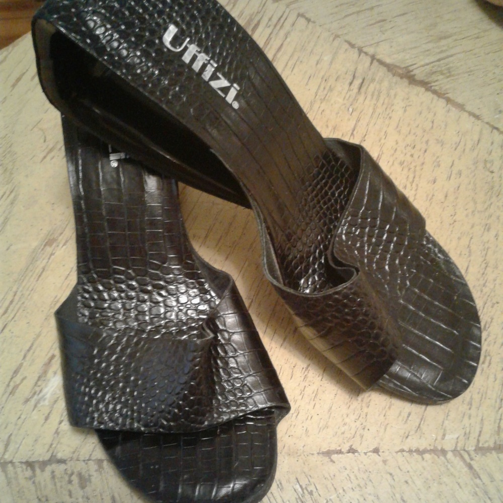 Cute Faux Alligator Skin